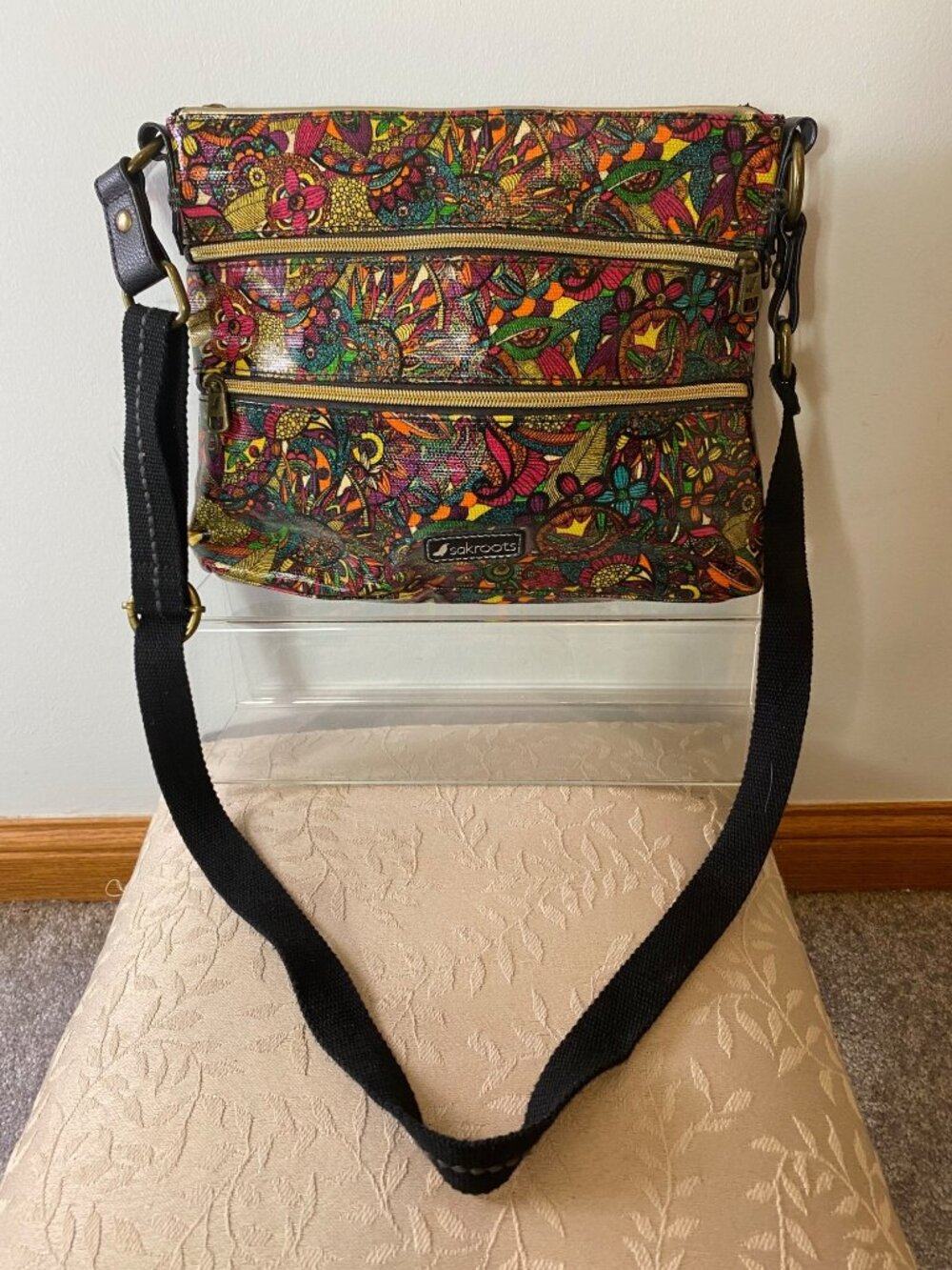 Sakroots Multicolor Floral Crossbody Bag Purse Multiple Zippered Pockets
